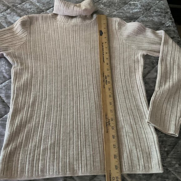 Halston Womens Medium Ribbed Turtleneck Sweater Extra Fine Merino Wool Beige - Picture 5 of 8